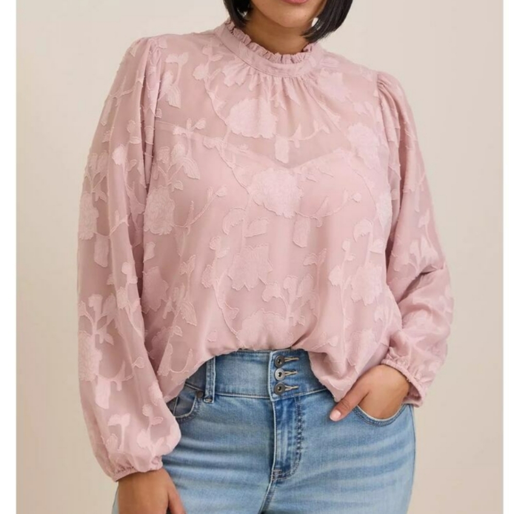 Torrid Crewneck Blouse 2X Blush Pink Chiffon Clip Floral Bubble Hem Ruffle New
